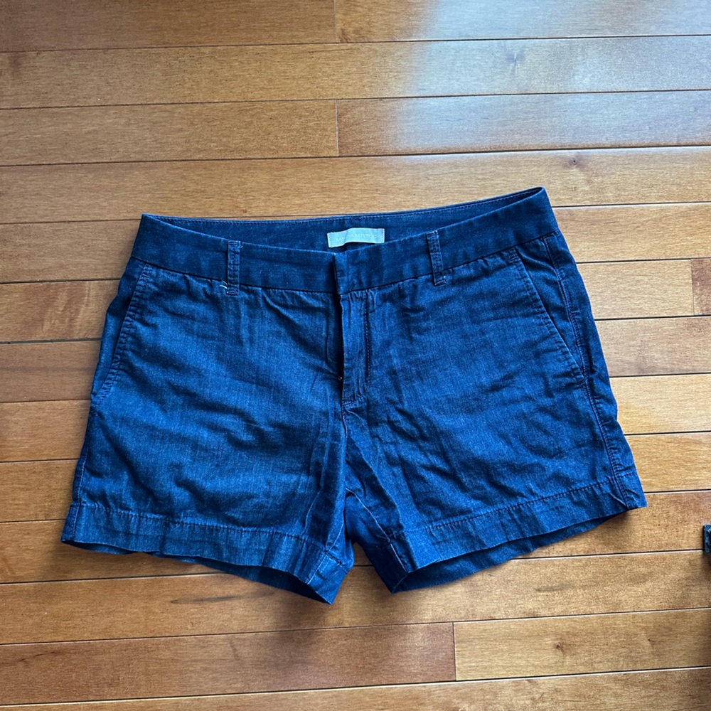 Dark Blue Banana Republic Chambray Shorts | Size 6